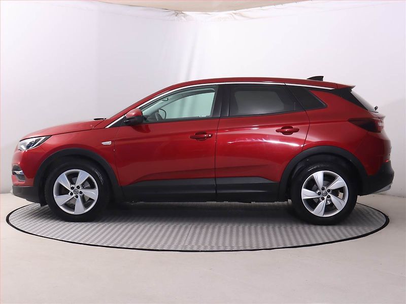 Opel Grandland X (2018) Elegance 1.2 Turbo, Automat - fotka 3 z 24