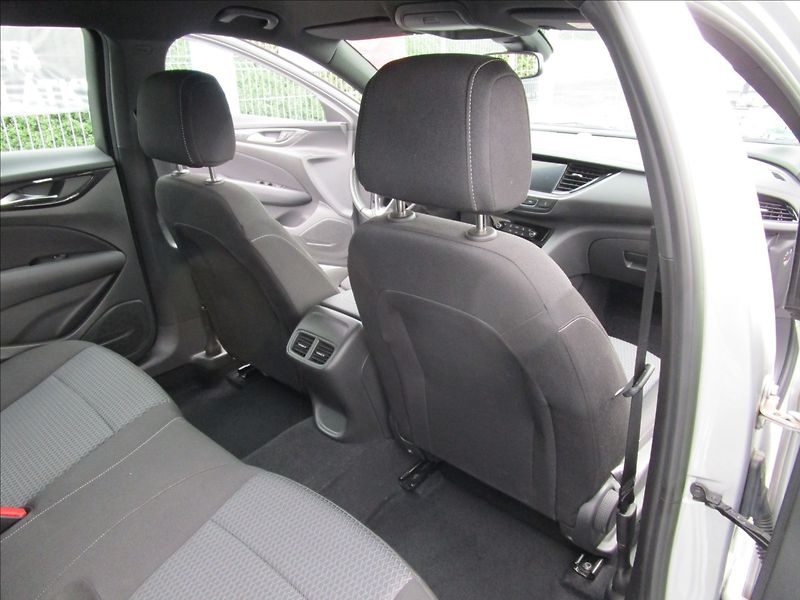 Opel Insignia ST 1.5 CDTi, aut. Klima, LED - fotka 24 z 41