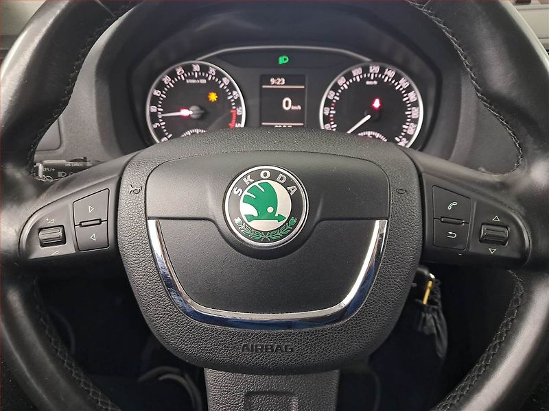 Škoda Octavia (2012) Elegance 1.6 TDI, Serv.kniha - fotka 16 z 16