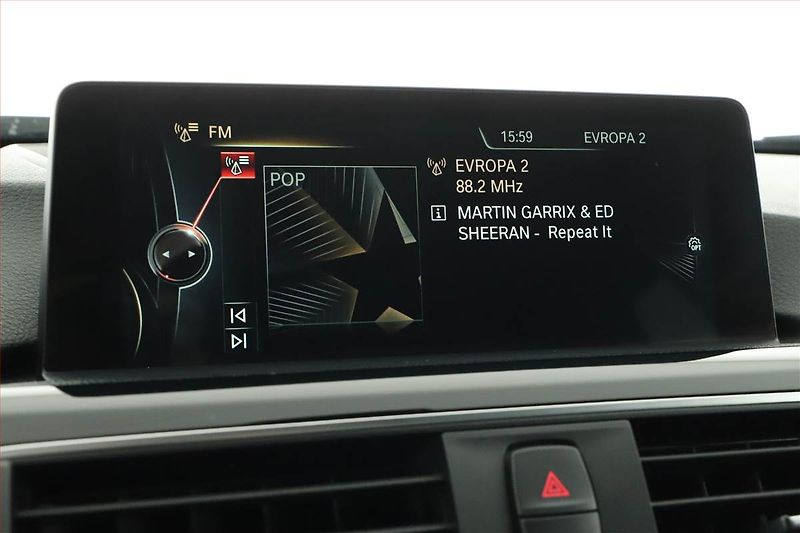 BMW Řada 3 (2016) 320 d, Navi, Tempomat - fotka 17 z 20