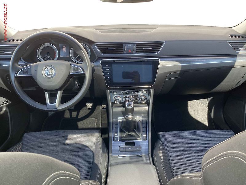 Škoda Superb (2019) 1.5 TSi, Style, LED, panor - fotka 8 z 20