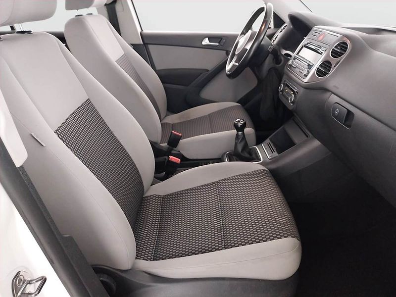 Volkswagen Tiguan (2011) 1.4 TSI, Serv.kniha - fotka 9 z 17