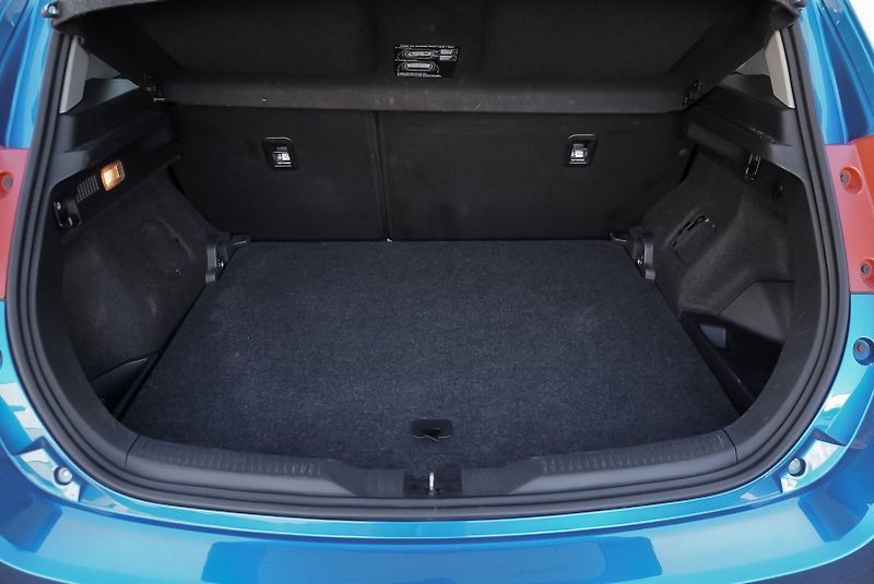Toyota Auris 1.8i/Hybrid/Pano/NAVI/ - fotka 19 z 27