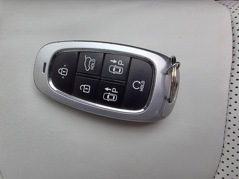 Hyundai Santa Fe 1.6-HYBRID-PREMIUM-PANORAMA - fotka 14 z 21