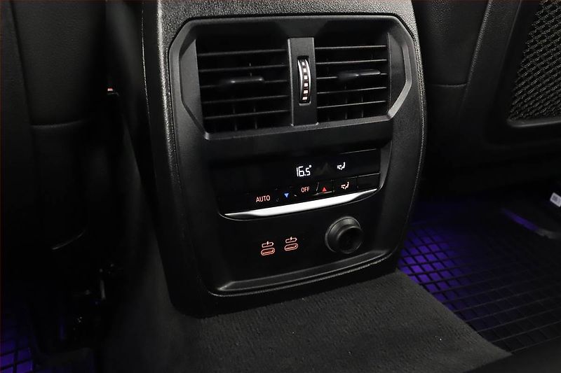 BMW Řada 3 (2020) 320 d xDrive - fotka 26 z 26