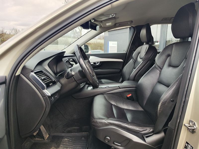 Volvo XC90 2.0 T6/235kW Momentum AWD ČR - fotka 16 z 35
