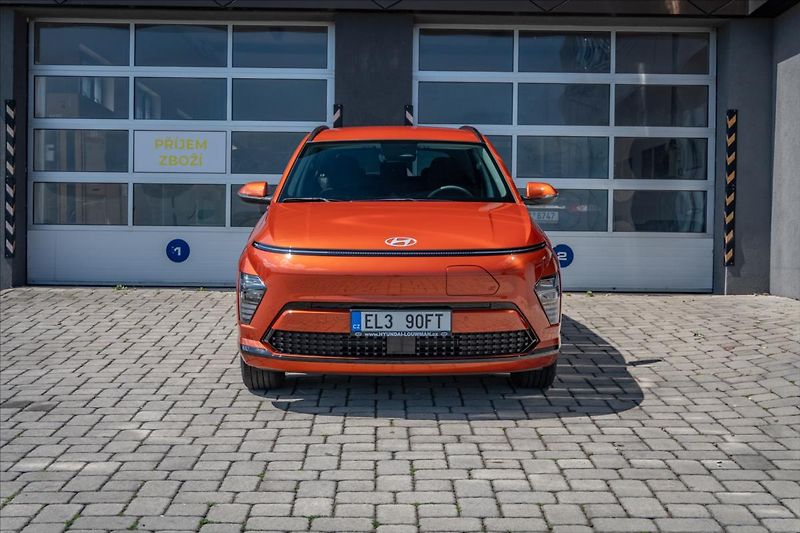 Hyundai Kona (2026) EV 64,8 CZECH EDITION BLACK - fotka 2 z 16