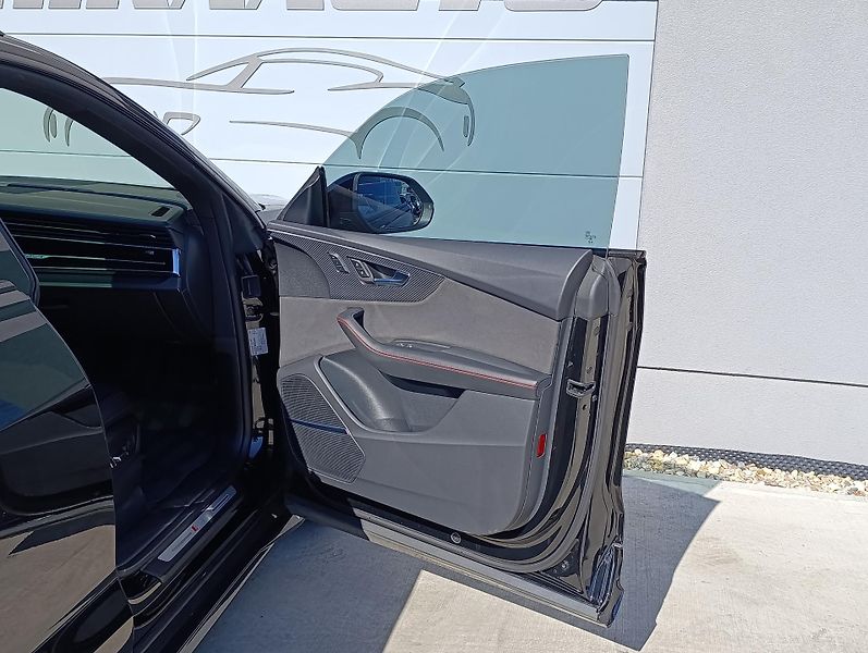 Audi RS Q8 4.0TFSI 441kW QUATTRO ČR DPH  - fotka 38 z 40