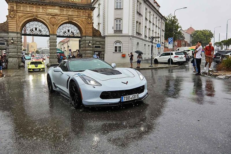 Americké automobily Corvette na 21. ročníku tradičního srazu v areálu Plzeňského Prazdroje.