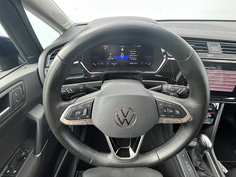 Volkswagen Touran (2022) 2.0 TDI DSG TAŽNÉ PANORAMA - fotka 13 z 31