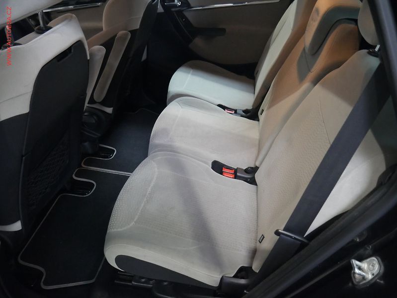 Citroën C4 Picasso (2009) 2.0HDi, AT, tempo - fotka 10 z 17