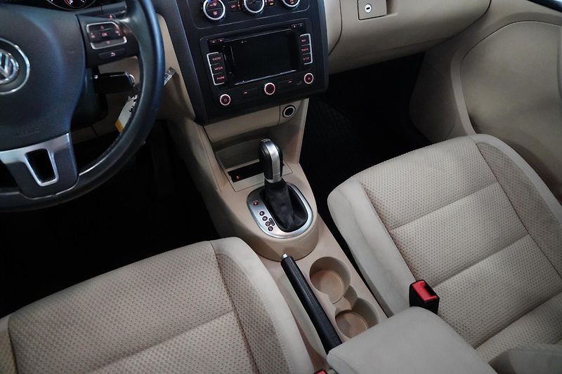 Volkswagen Touran - fotka 22 z 25