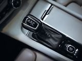 Volvo V90 D5 Momentum 173 kW AWD - náhled 20