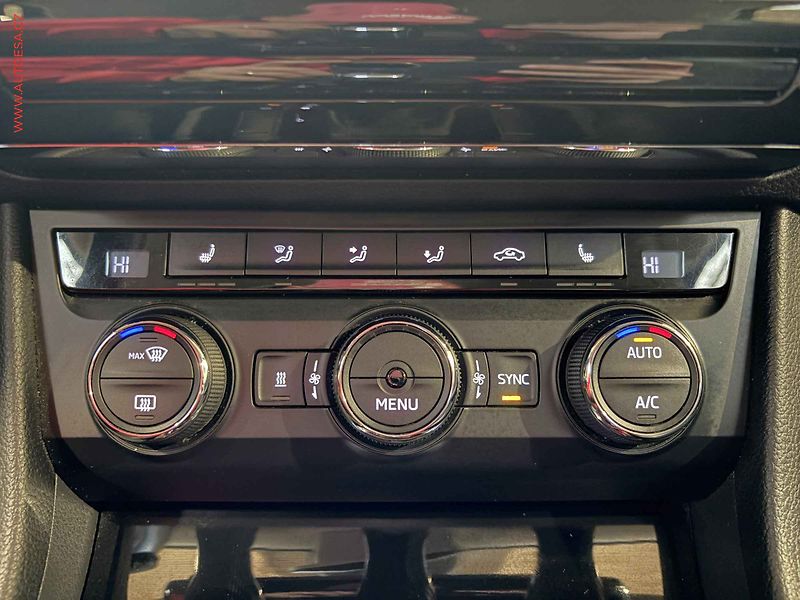 Škoda Superb (2015) 2.0 TDi 4x4, DSG, STK8/28 - fotka 16 z 17