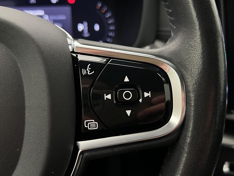Volvo XC60 B4 INSCRIPTION AUT  - fotka 25 z 40