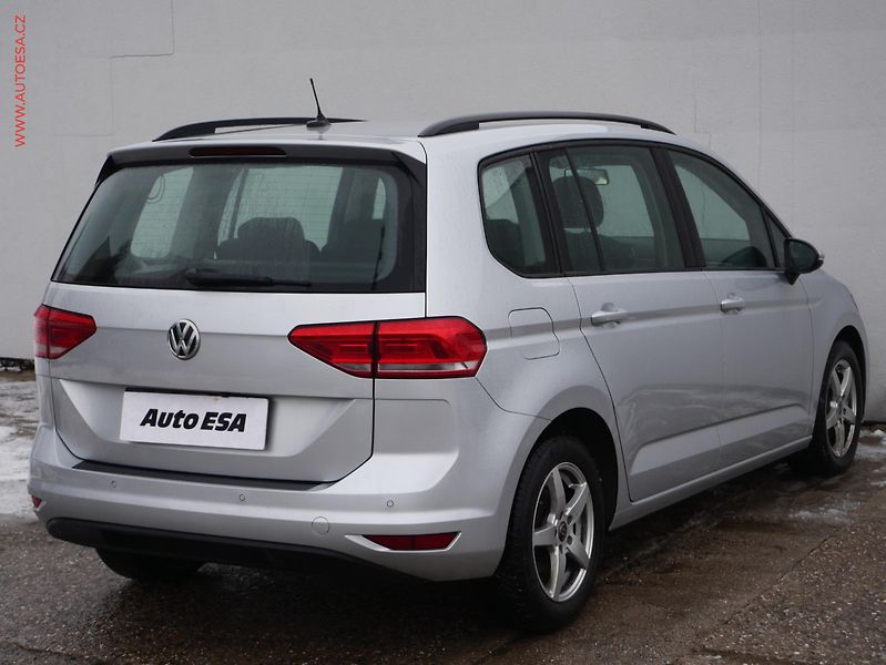 Volkswagen Touran (2017) 1.6TDI, AC - fotka 6 z 17