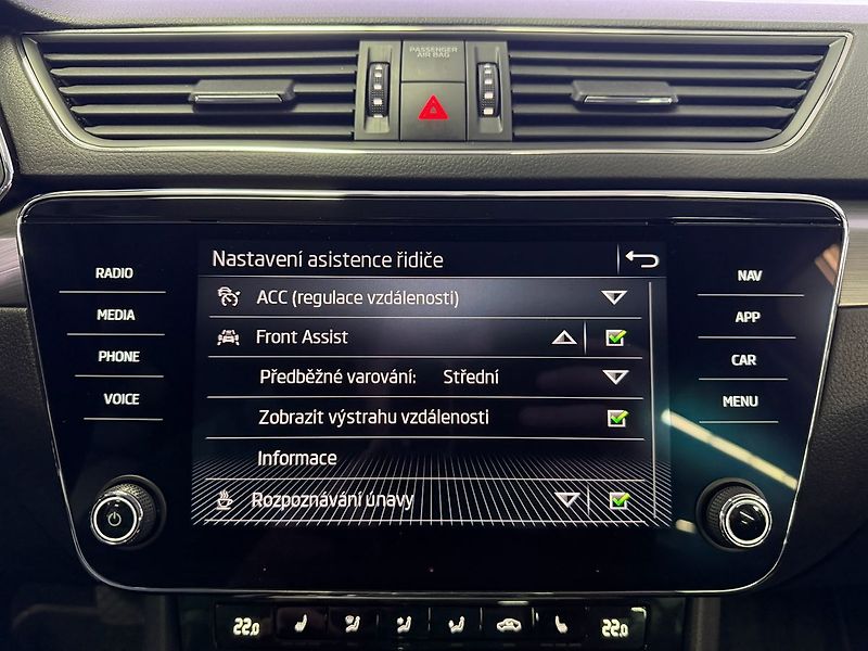 Škoda Superb 2.0TSI 140KW DSG STYLE, ACC, K - fotka 18 z 27