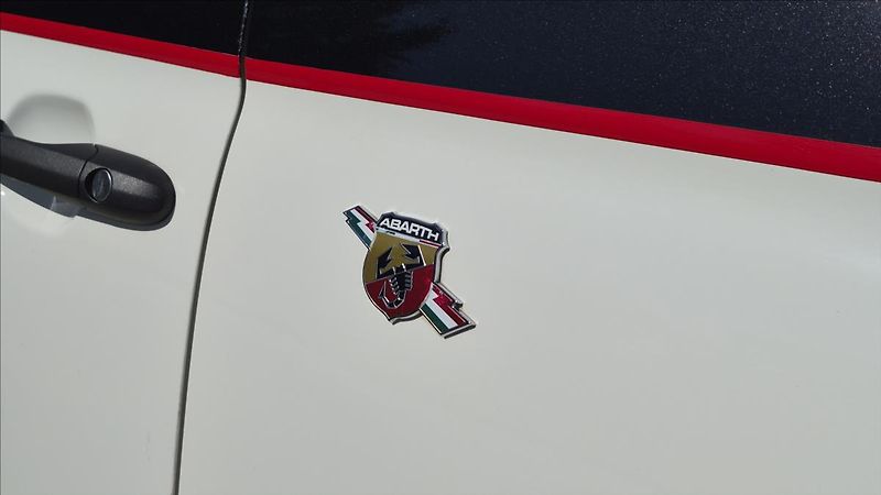 Abarth 500 1,4 500C Cabrio - fotka 19 z 20