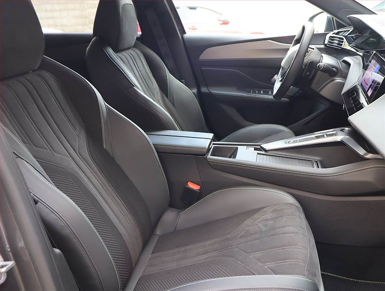 Peugeot 308 (2023) GT 1.2 PureTech - fotka 9 z 25