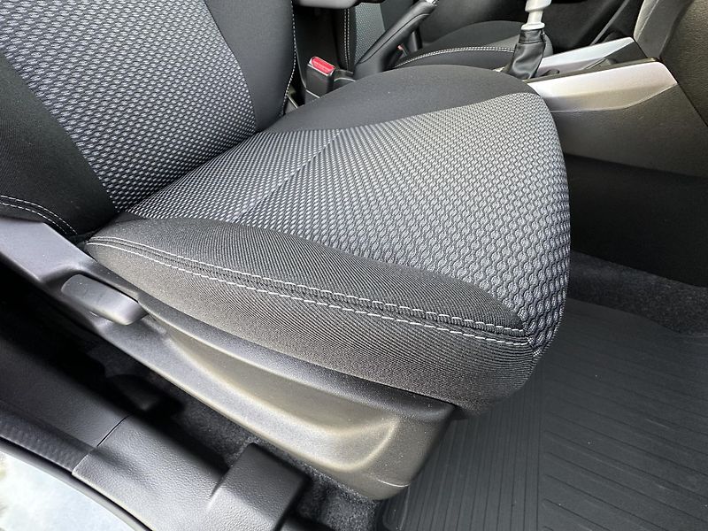 Suzuki Vitara (2024) 4x4*1.4 hybrid/95Kw * 1.Maj.  - fotka 19 z 38