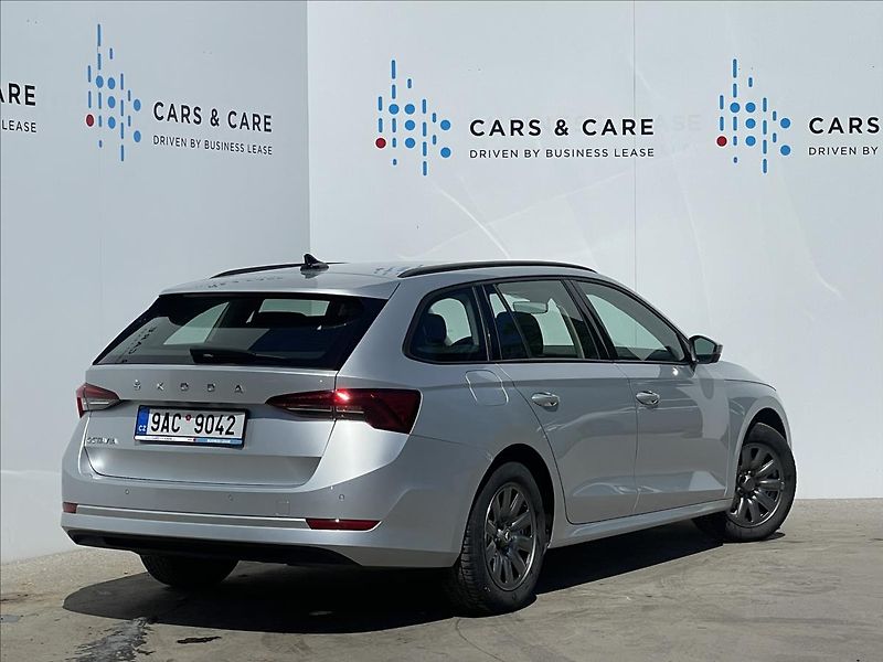 Škoda Octavia 2,0 TDI Combi Ambition Plus - fotka 3 z 22
