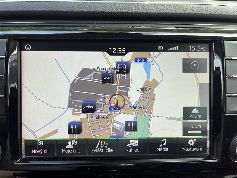 Škoda Superb 2,0 TDi DSG  NAVI BIXEN ACC AL - fotka 19 z 50