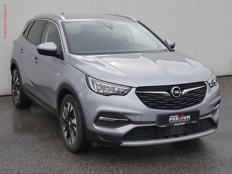 Opel Grandland X (2020) 1.2 PT, Innovation, LED - fotografie inzerátu