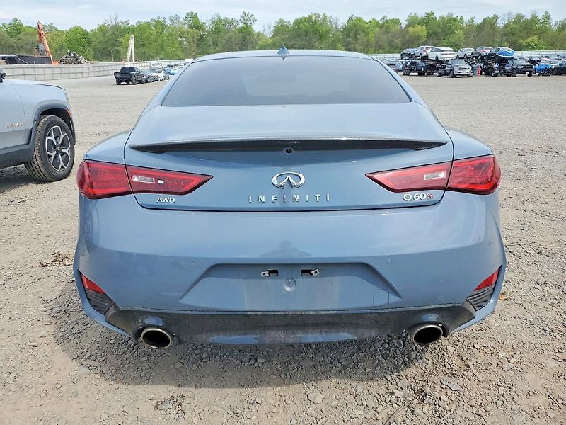 Infiniti Q60 (2022) Auto na cestě - fotka 6 z 12