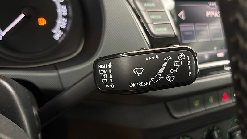 Škoda Fabia 1.0 TSI Active - fotka 14 z 23