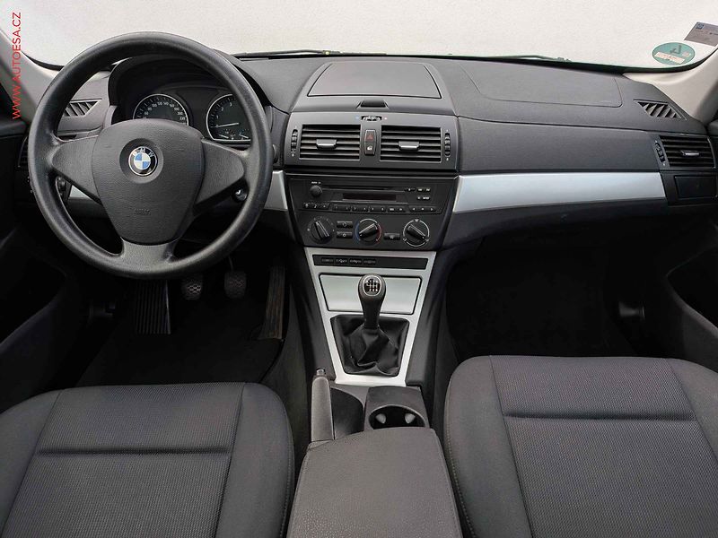 BMW X3 (2008) 2.0 i xD, AC, TZ, panor - fotka 8 z 23