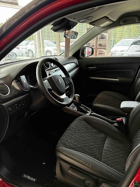 Suzuki Vitara (2026)  1,4 BoosterJet Elegance AT  - fotka 2 z 3