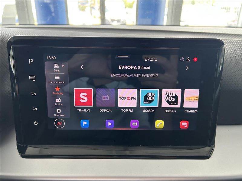 Seat Arona 1,0   TSI 85kW,FR,SERVISKA,1.M - fotka 16 z 26
