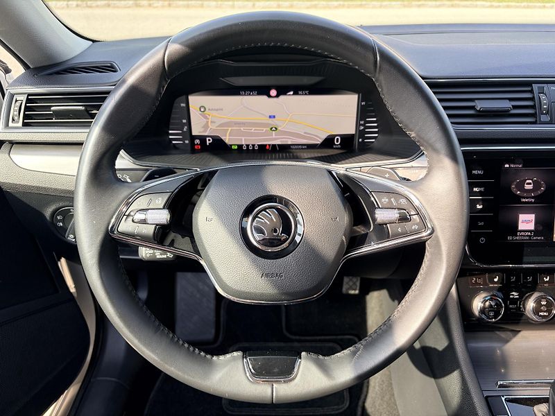Škoda Superb 2.0TDI DSG MATRIX CANTON - fotka 23 z 59