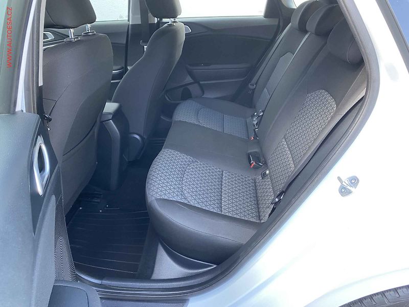 Kia Ceed (2023) 1.5 T-GDi, 1.maj,ČR, Spin - fotka 10 z 16