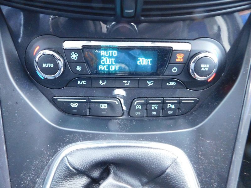 Ford Kuga (2014) 1.6  EB SPORT - fotka 13 z 34