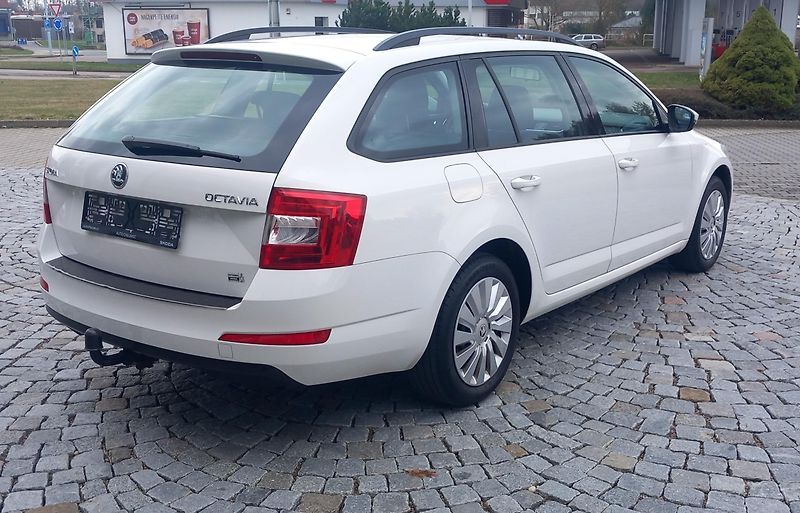 Škoda Octavia 1.4 TSI Ambition 103kW - fotka 4 z 26