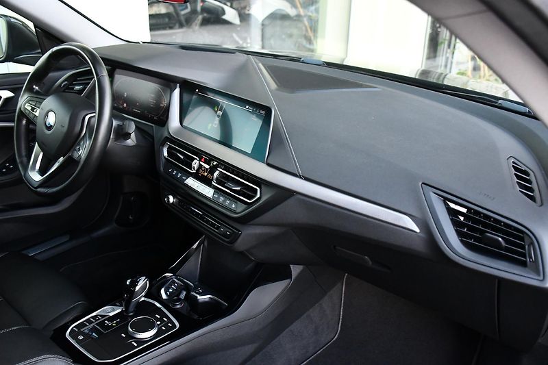 BMW Řada 2 218d TAŽNÉ HUD ČR 1M - fotka 18 z 41