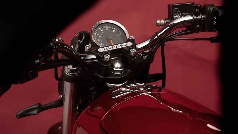 Elektromotorka Maeving RM2 vypadá jako Triumph ze šedesátých let.