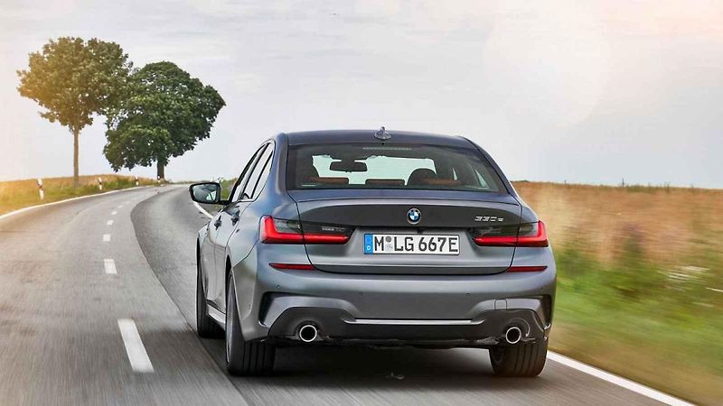 BMW 330e
