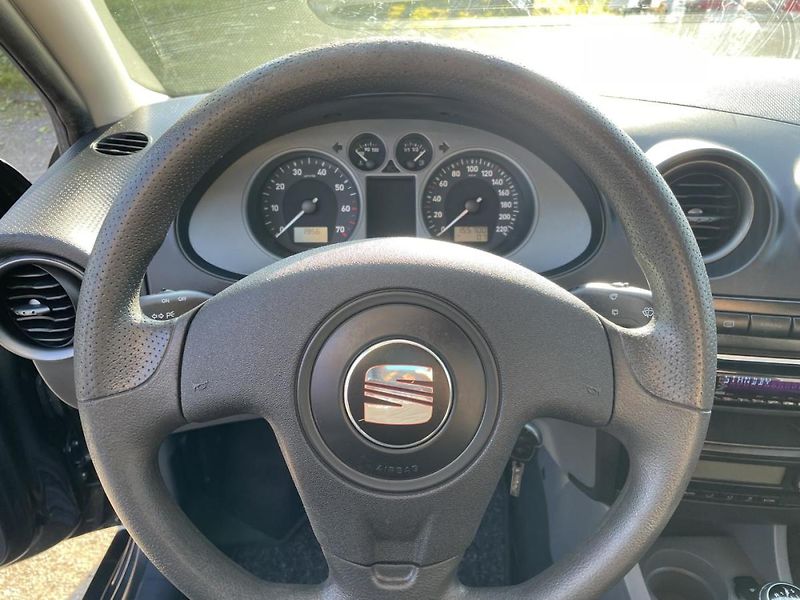 Seat Ibiza 1.2i - fotka 14 z 18