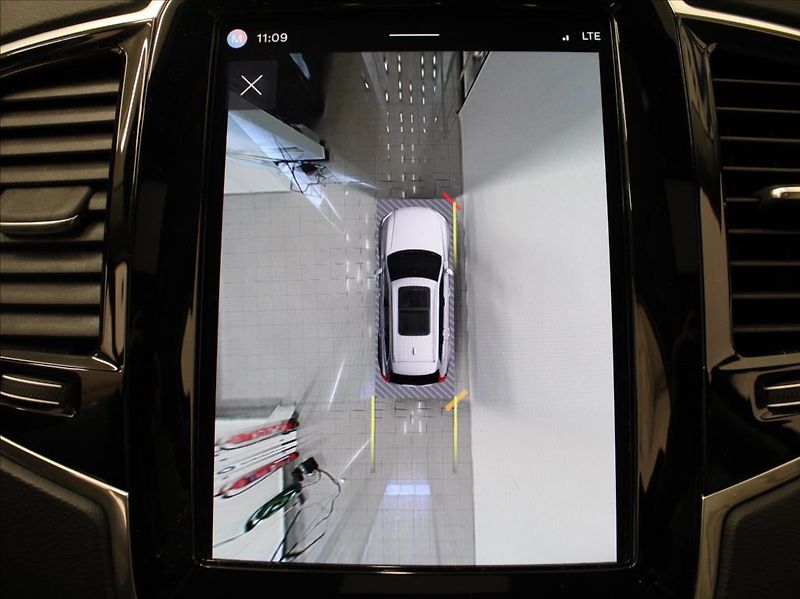 Volvo XC90 2,0 T8 Ultimate Bright B&W Vzd - fotka 13 z 25