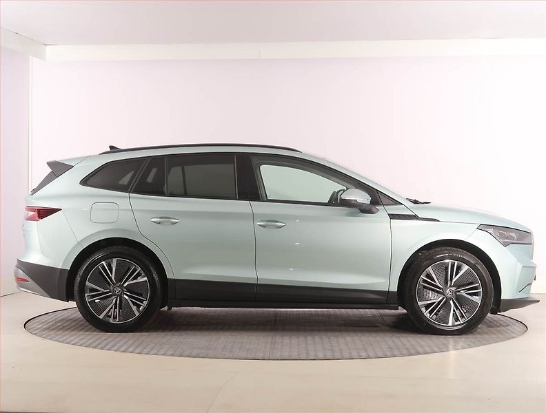 Škoda Enyaq (2023) iV 60 (62 kWh), SoH 92% - fotka 6 z 33