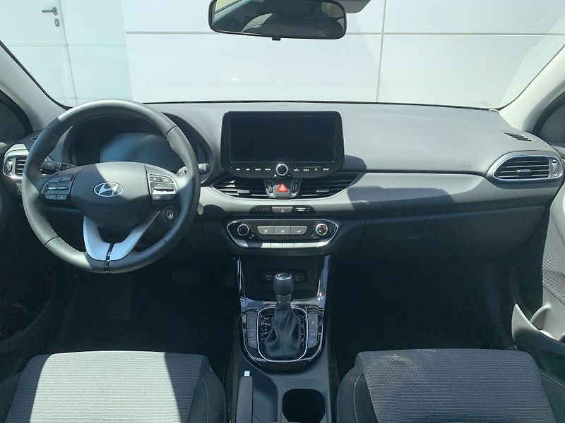 Hyundai i30 WG FAMILY 1.5 T-GDi 103kW DCT - fotka 2 z 29