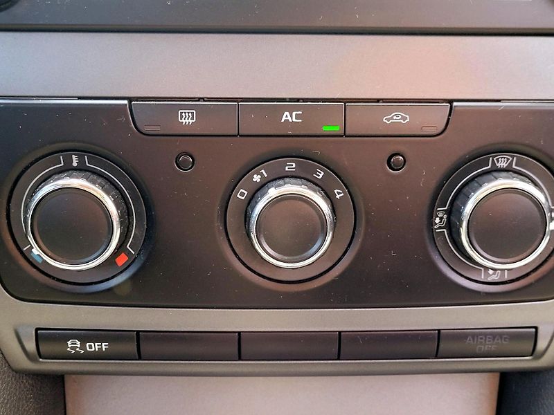 Škoda Octavia 1,2TSi 105k*SERV.KNÍŽKA*       - fotka 36 z 42