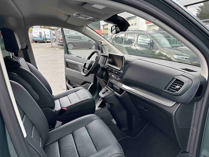 Opel Zafira Elegance 2.2 CDTI 132kW AT8 - fotka 10 z 28