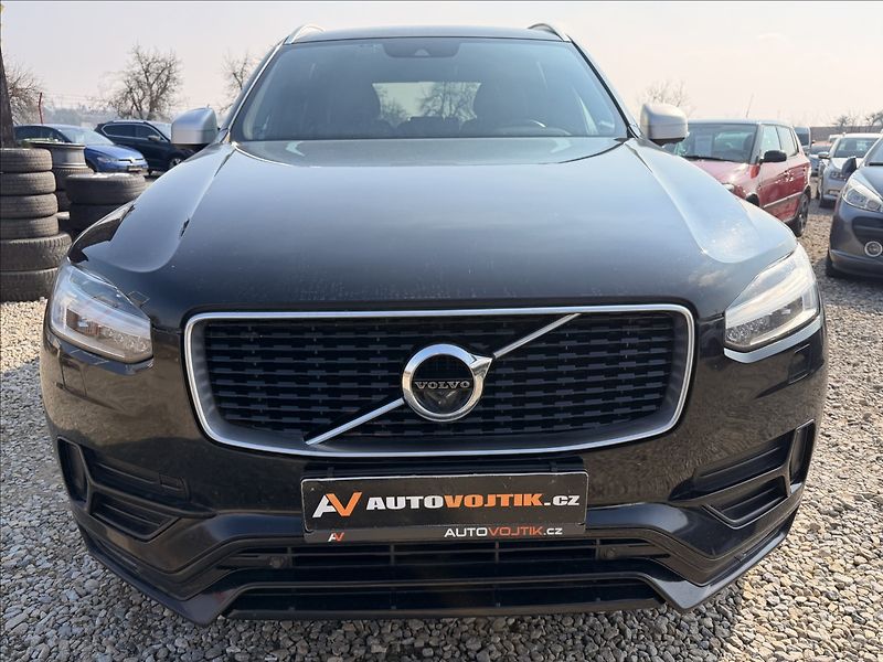Volvo XC90 2,0 R-DESIGN SERVISKA TAŽNÉ - fotka 2 z 42