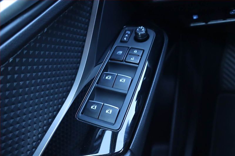 Toyota C-HR (2018) Selection 1.8 Hybrid, Automat - fotka 20 z 24