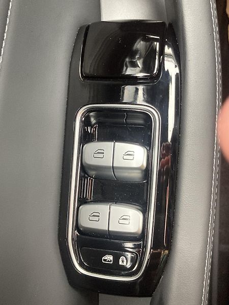 Omoda 9 PHEV (2026) Premium 1.5 TGDi PHEV - fotka 15 z 15