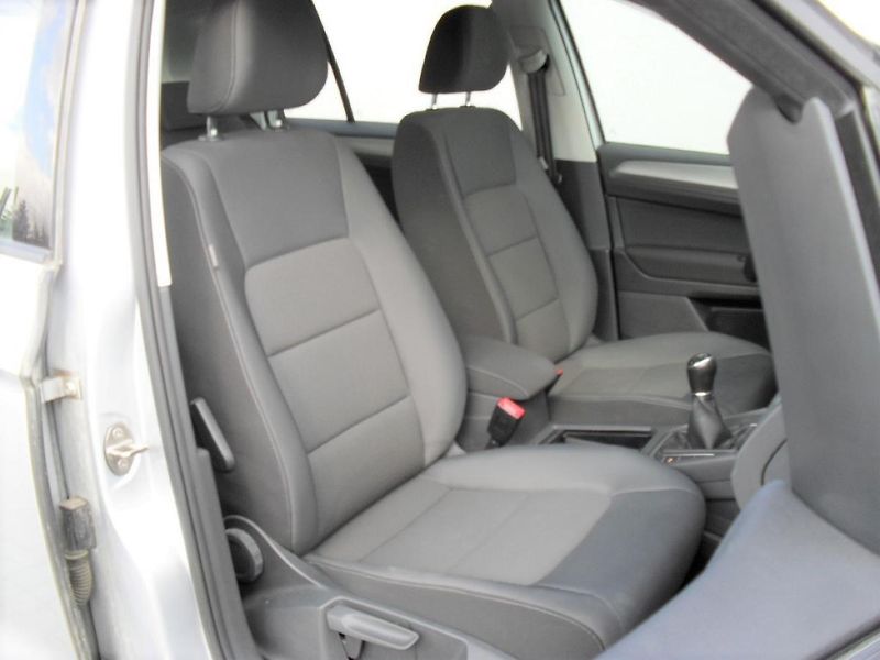 Volkswagen Golf Sportsvan 1,6 TDI ALU ESP PDC REZERVACE! - fotka 21 z 35