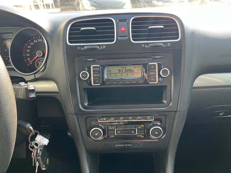 Volkswagen Golf (2009) 2.0 TDI - fotka 10 z 21